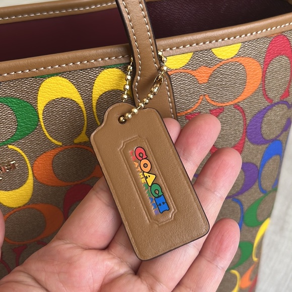 Coach City Tote In Rainbow Signature Canvas - Picture 8 of 14